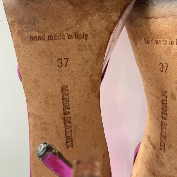 MANOLO BLAHNIK CAP TOE METALLIC AND PVC PUMP - Picture 7 of 7